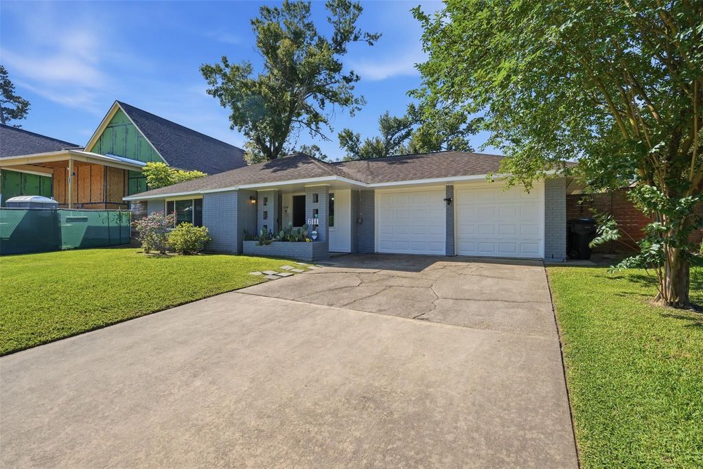 6111 Waltway Drive, Houston, TX 77008