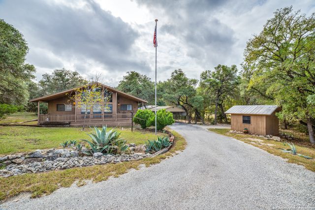 104 DOROTHY ST, Lakehills, TX 78063