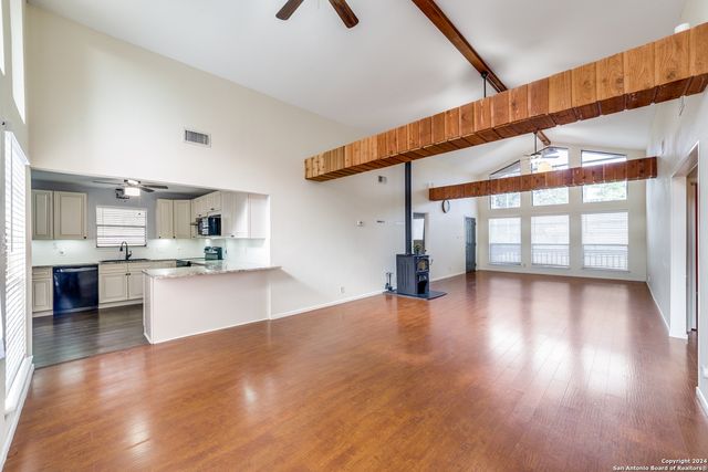 104 DOROTHY ST, Lakehills, TX 78063
