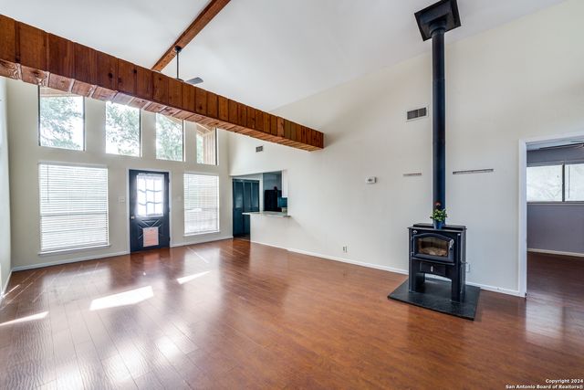 104 DOROTHY ST, Lakehills, TX 78063