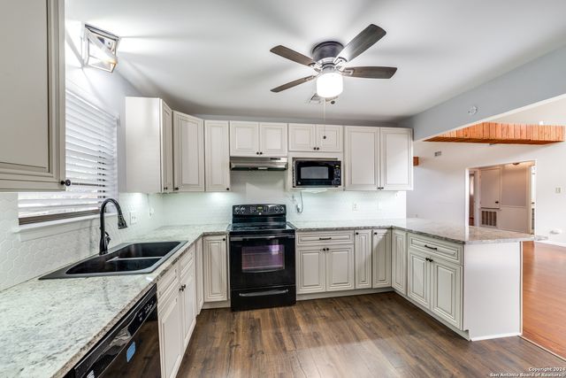 104 DOROTHY ST, Lakehills, TX 78063
