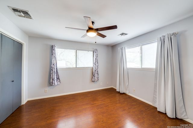 104 DOROTHY ST, Lakehills, TX 78063