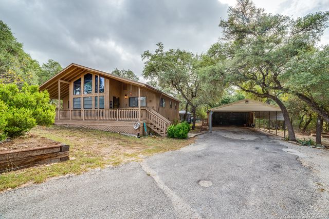 104 DOROTHY ST, Lakehills, TX 78063