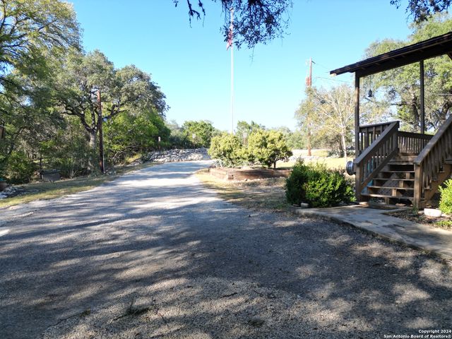 104 DOROTHY ST, Lakehills, TX 78063
