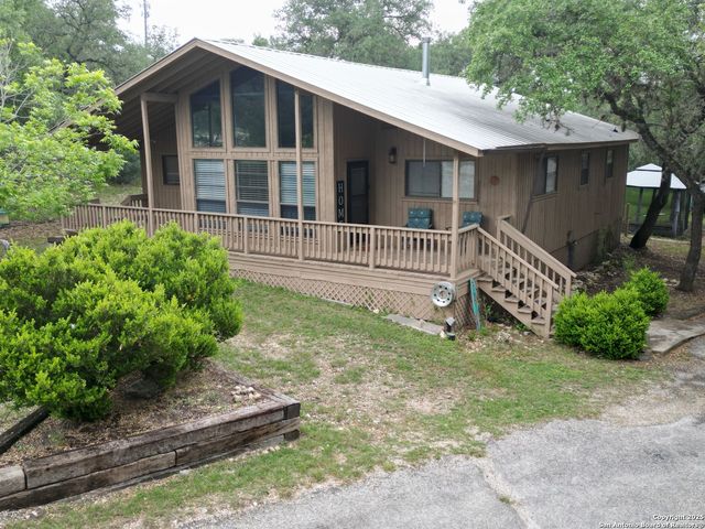 104 DOROTHY ST, Lakehills, TX 78063