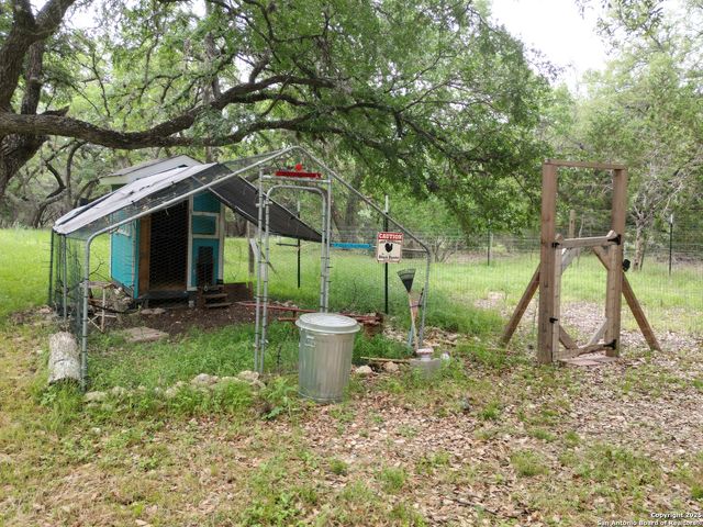 104 DOROTHY ST, Lakehills, TX 78063