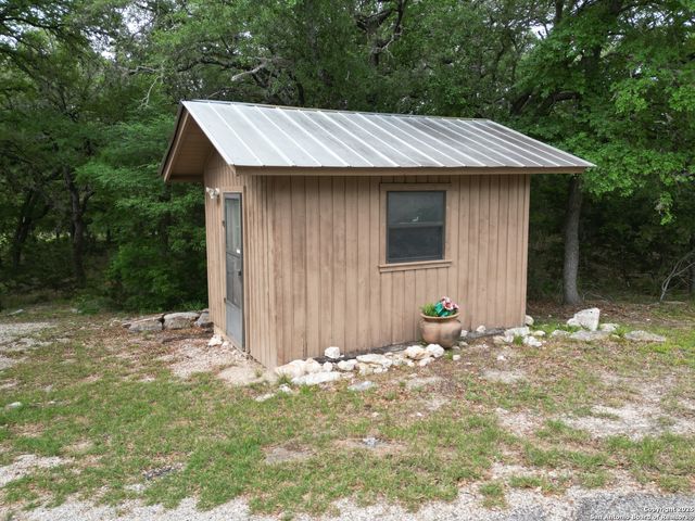 104 DOROTHY ST, Lakehills, TX 78063