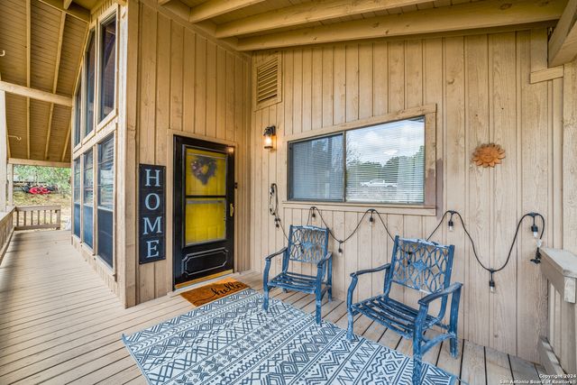104 DOROTHY ST, Lakehills, TX 78063
