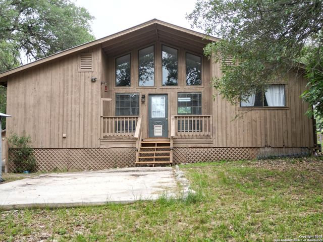 104 DOROTHY ST, Lakehills, TX 78063
