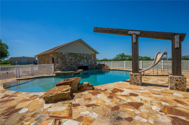625 W County Road 303, Orange Grove, TX 78372