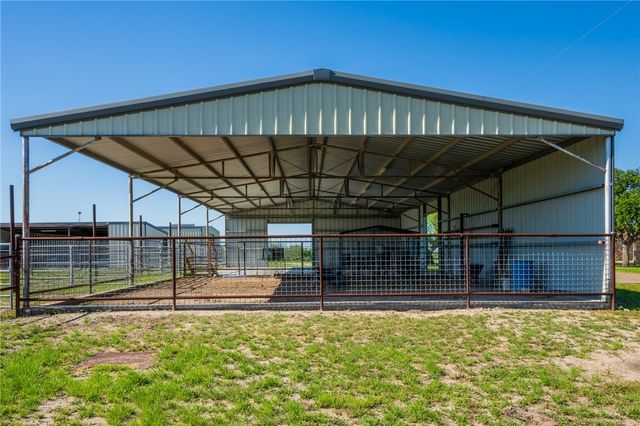 625 W County Road 303, Orange Grove, TX 78372