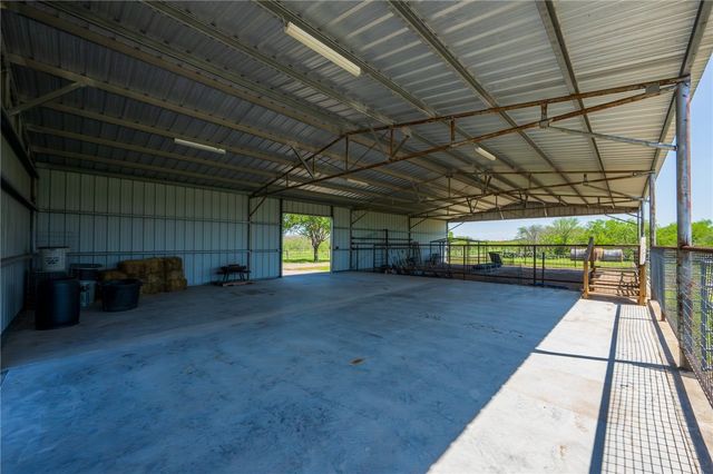 625 W County Road 303, Orange Grove, TX 78372