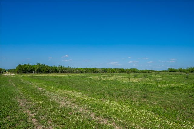 625 W County Road 303, Orange Grove, TX 78372