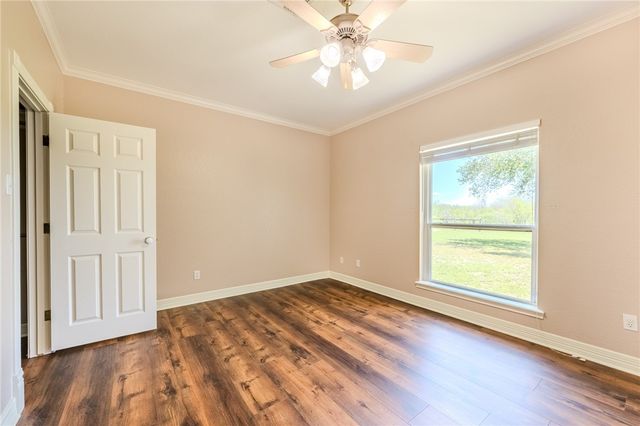 625 W County Road 303, Orange Grove, TX 78372