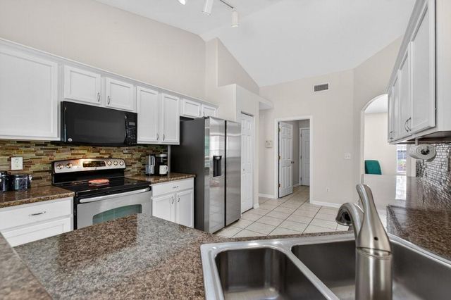 15 LONDONDERRY DRIVE, Palm Coast, FL 32137