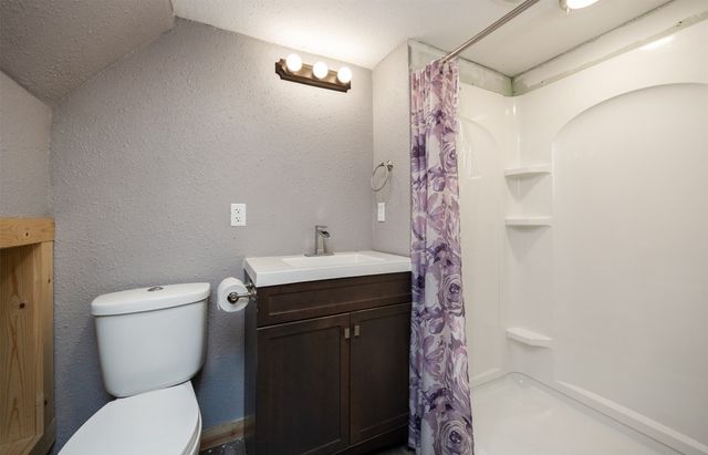 3120 Garfield Avenue, Des Moines, IA 50317