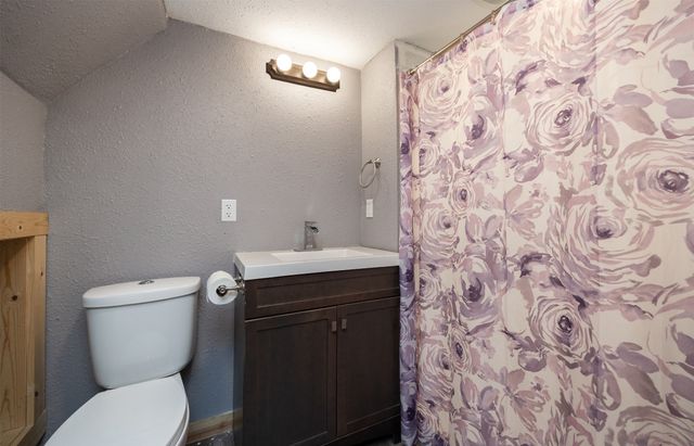 3120 Garfield Avenue, Des Moines, IA 50317