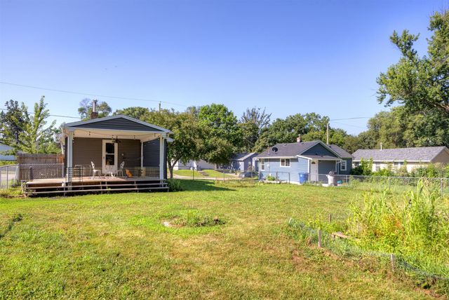 3120 Garfield Avenue, Des Moines, IA 50317