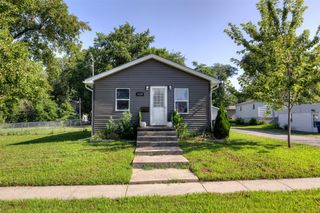 3120 Garfield Avenue, Des Moines, IA 50317
