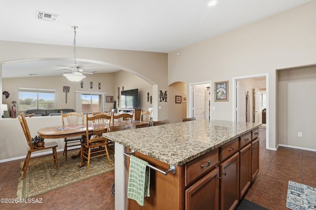 8994 S Placita Rancho De La Vista, Vail, AZ 85641