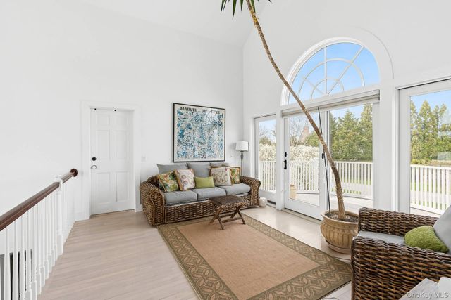 59 Farm Field Road, Bridgehampton, NY 11932