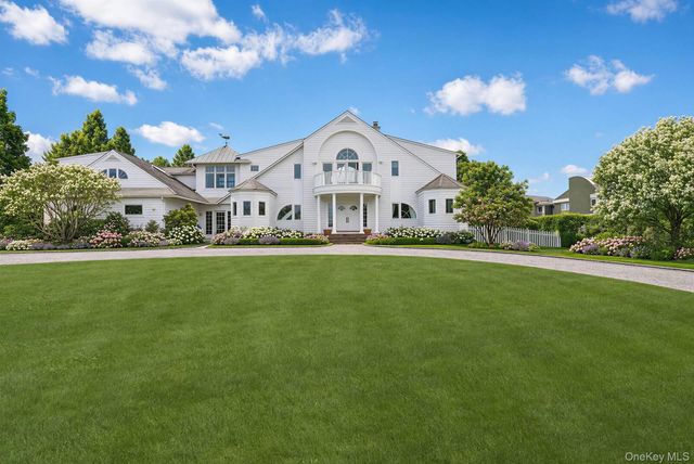 59 Farm Field Road, Bridgehampton, NY 11932