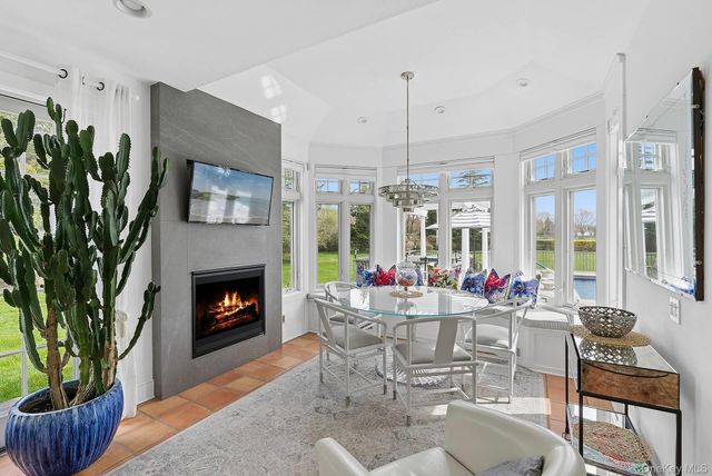 59 Farm Field Road, Bridgehampton, NY 11932