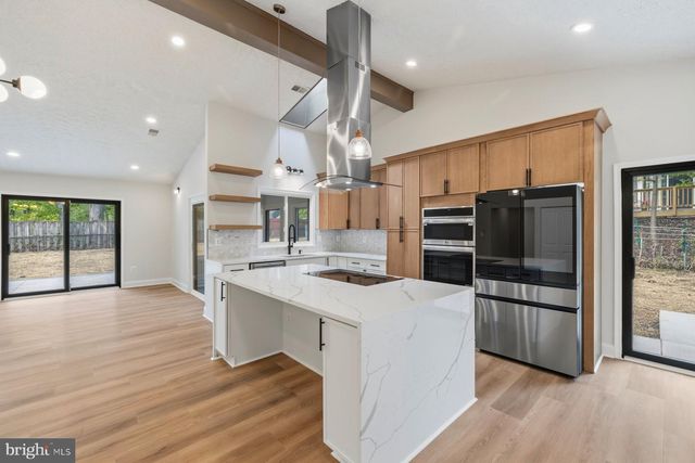 5410 AYLOR RD, Fairfax, VA 22032