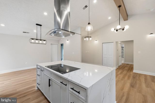 5410 AYLOR RD, Fairfax, VA 22032