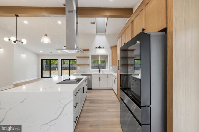 5410 AYLOR RD, Fairfax, VA 22032