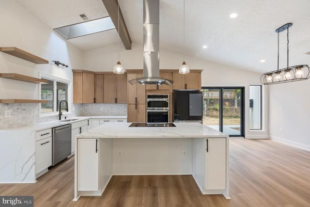 5410 AYLOR RD, Fairfax, VA 22032