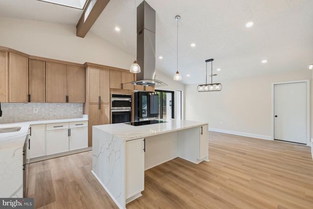 5410 AYLOR RD, Fairfax, VA 22032