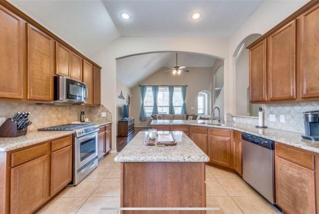 14 Pleasant Point Place, Spring, TX 77389