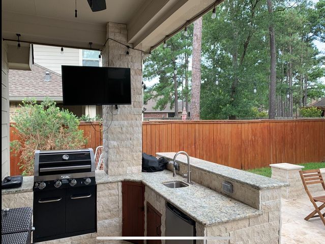 14 Pleasant Point Place, Spring, TX 77389