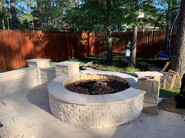 14 Pleasant Point Place, Spring, TX 77389