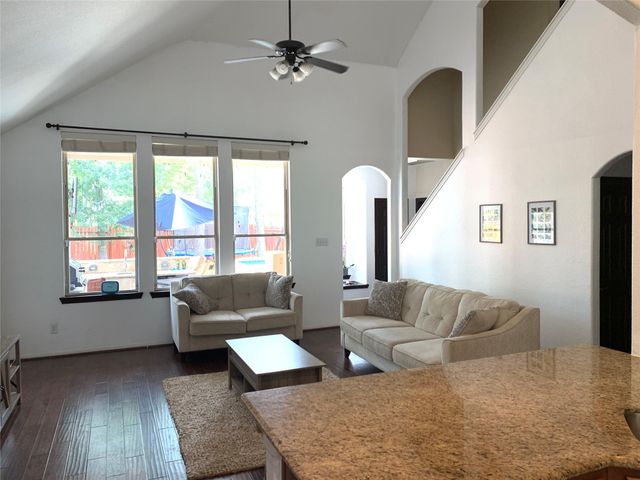 14 Pleasant Point Place, Spring, TX 77389