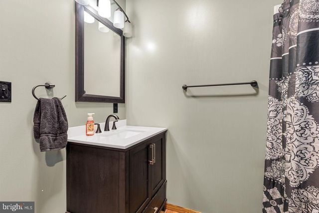 859 HANK LN, Berkeley Springs, WV 25411