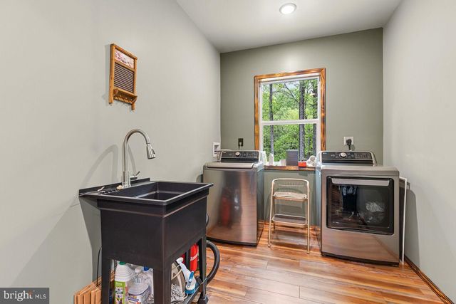 859 HANK LN, Berkeley Springs, WV 25411