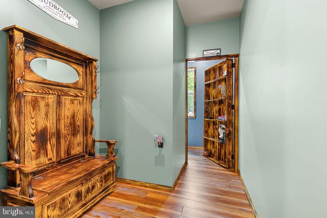 859 HANK LN, Berkeley Springs, WV 25411