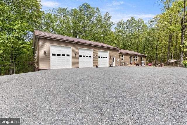 859 HANK LN, Berkeley Springs, WV 25411
