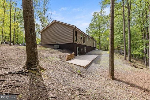 859 HANK LN, Berkeley Springs, WV 25411