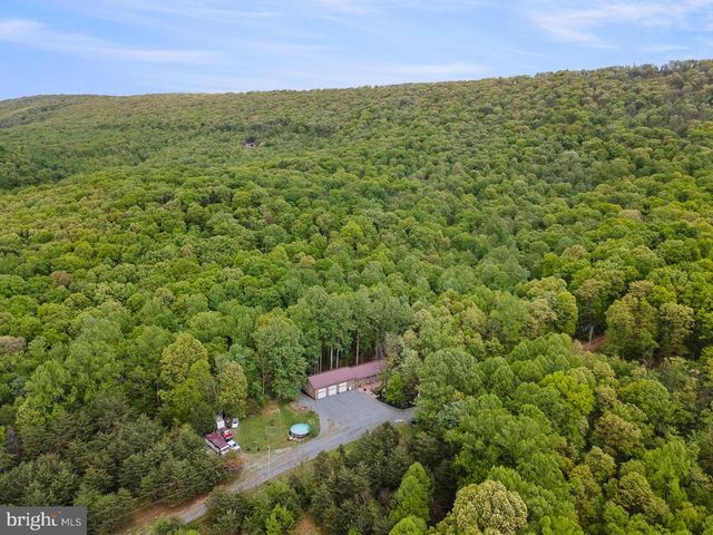 859 HANK LN, Berkeley Springs, WV 25411