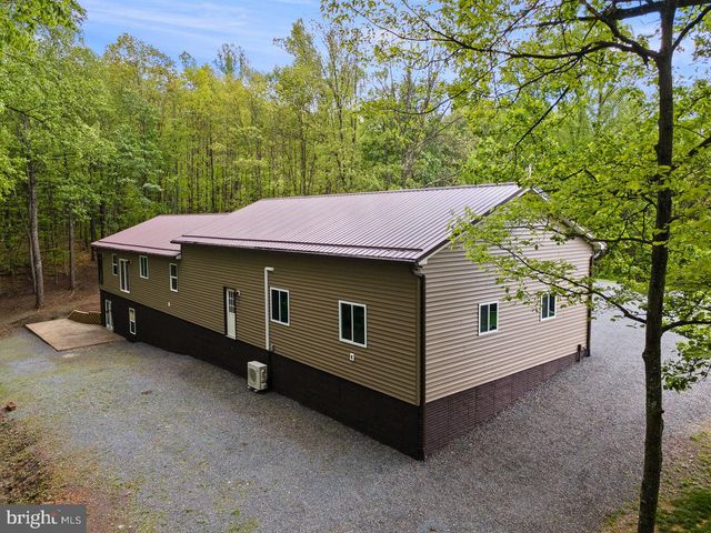 859 HANK LN, Berkeley Springs, WV 25411