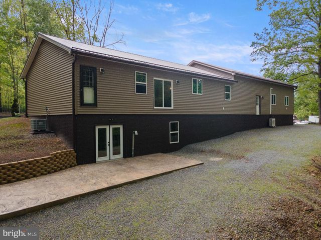 859 HANK LN, Berkeley Springs, WV 25411