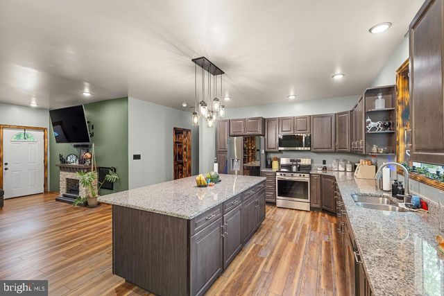 859 HANK LN, Berkeley Springs, WV 25411