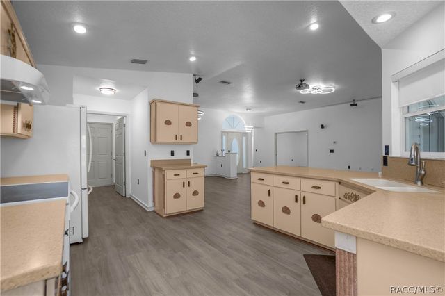 127 N Golf Harbor Path, Inverness, FL 34450