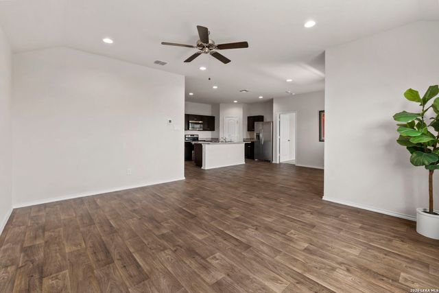 944 Chachalaca, Seguin, TX 78155