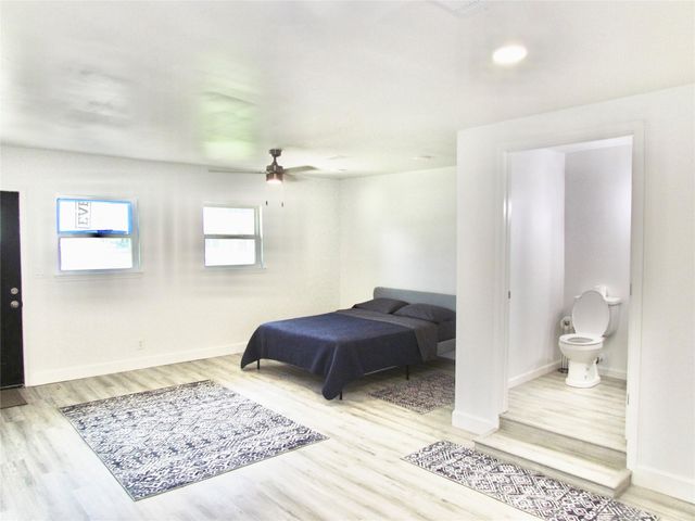 639 Feamster Drive, Houston, TX 77022