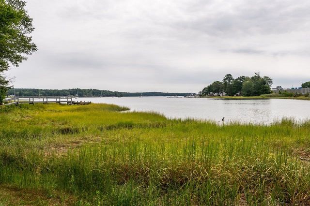 354 Dover Point Road, Dover, NH 03820