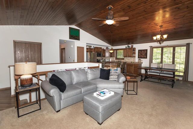 S3255 Buckhorn Road, Reedsburg, WI 53959
